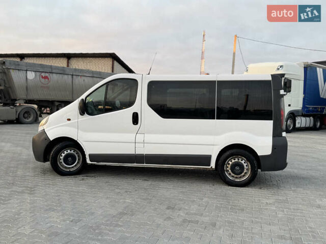 Белый Опель Виваро, объемом двигателя 1.9 л и пробегом 392 тыс. км за 6900 $, фото 5 на Automoto.ua