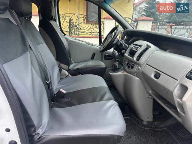 Белый Опель Виваро, объемом двигателя 1.87 л и пробегом 364 тыс. км за 5700 $, фото 6 на Automoto.ua