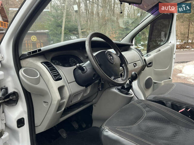 Білий Опель Віваро, об'ємом двигуна 1.9 л та пробігом 370 тис. км за 8350 $, фото 45 на Automoto.ua