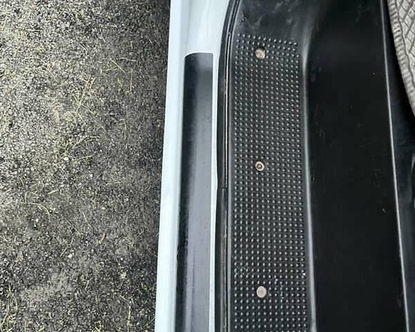 Білий Опель Віваро, об'ємом двигуна 1.87 л та пробігом 327 тис. км за 7500 $, фото 6 на Automoto.ua