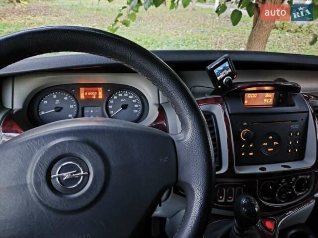 Білий Опель Віваро, об'ємом двигуна 1.9 л та пробігом 212 тис. км за 8200 $, фото 12 на Automoto.ua