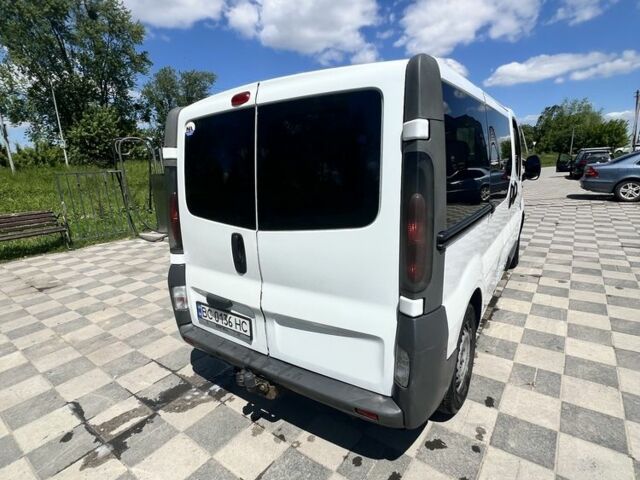 Белый Опель Виваро, объемом двигателя 1.9 л и пробегом 270 тыс. км за 6700 $, фото 4 на Automoto.ua
