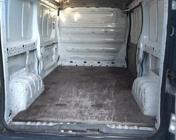 Білий Опель Віваро, об'ємом двигуна 1.87 л та пробігом 319 тис. км за 6300 $, фото 4 на Automoto.ua