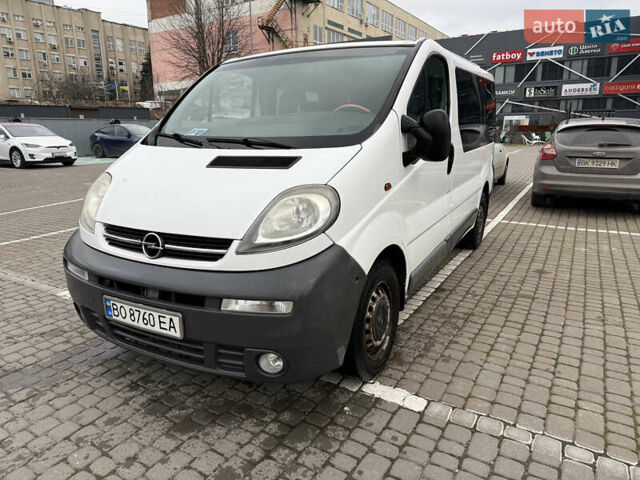 Белый Опель Виваро, объемом двигателя 1.9 л и пробегом 273 тыс. км за 8500 $, фото 1 на Automoto.ua