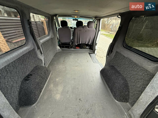 Белый Опель Виваро, объемом двигателя 1.9 л и пробегом 273 тыс. км за 8500 $, фото 13 на Automoto.ua