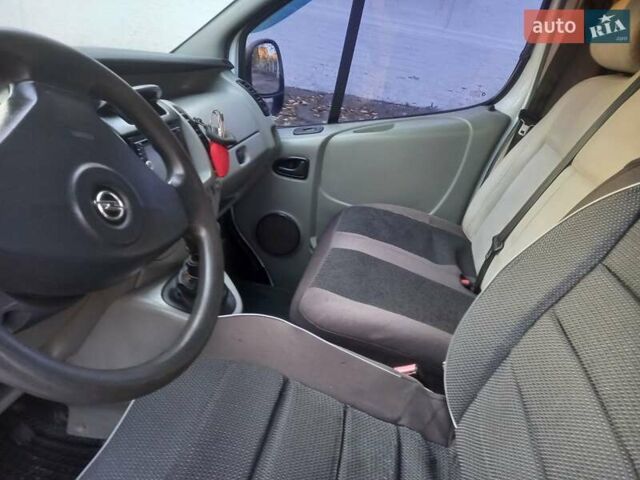 Белый Опель Виваро, объемом двигателя 1.87 л и пробегом 327 тыс. км за 7200 $, фото 2 на Automoto.ua