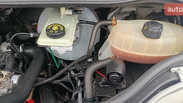 Белый Опель Виваро, объемом двигателя 1.9 л и пробегом 237 тыс. км за 8800 $, фото 32 на Automoto.ua