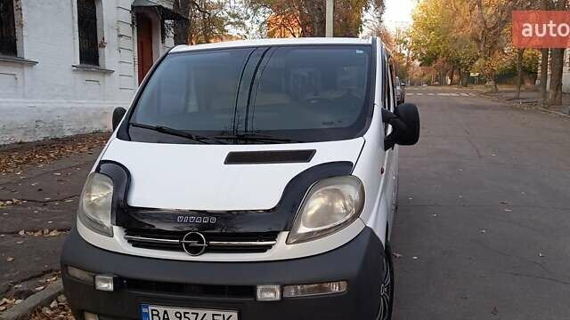 Белый Опель Виваро, объемом двигателя 1.87 л и пробегом 327 тыс. км за 7200 $, фото 15 на Automoto.ua