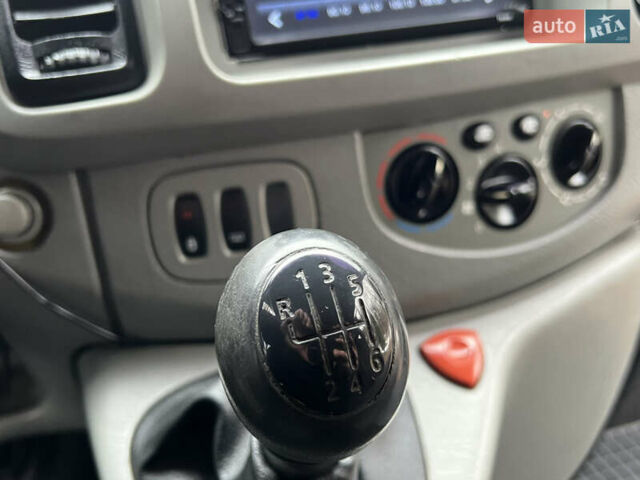 Білий Опель Віваро, об'ємом двигуна 1.9 л та пробігом 370 тис. км за 8350 $, фото 48 на Automoto.ua