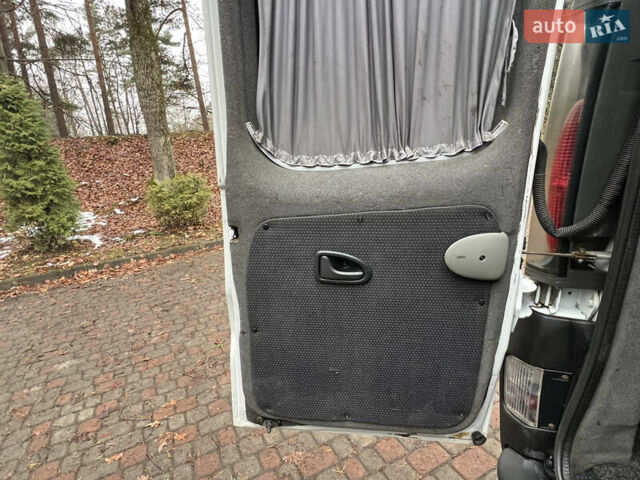 Білий Опель Віваро, об'ємом двигуна 1.9 л та пробігом 370 тис. км за 8350 $, фото 65 на Automoto.ua