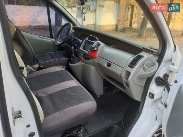 Белый Опель Виваро, объемом двигателя 1.87 л и пробегом 327 тыс. км за 7200 $, фото 18 на Automoto.ua