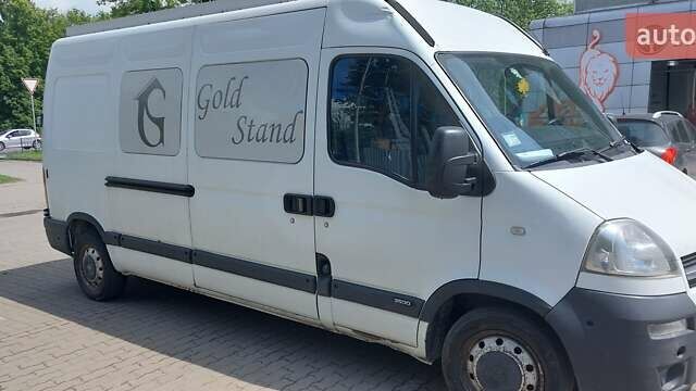 Белый Опель Виваро, объемом двигателя 2.46 л и пробегом 420 тыс. км за 8000 $, фото 3 на Automoto.ua