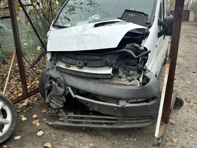 Белый Опель Виваро, объемом двигателя 1.9 л и пробегом 389 тыс. км за 3700 $, фото 3 на Automoto.ua