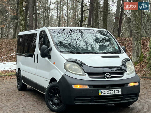Білий Опель Віваро, об'ємом двигуна 1.9 л та пробігом 370 тис. км за 8350 $, фото 2 на Automoto.ua