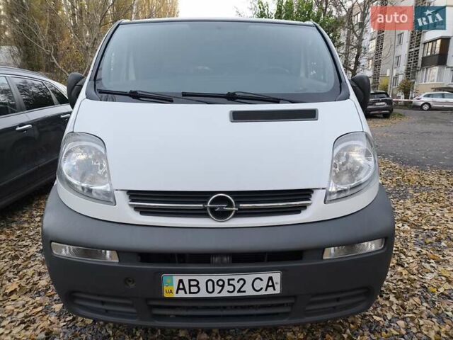 Білий Опель Віваро, об'ємом двигуна 1.9 л та пробігом 212 тис. км за 8200 $, фото 3 на Automoto.ua