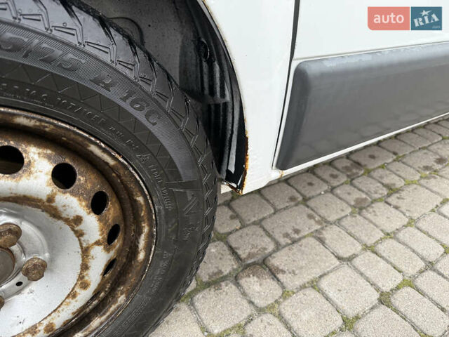 Белый Опель Виваро, объемом двигателя 1.9 л и пробегом 273 тыс. км за 8500 $, фото 11 на Automoto.ua