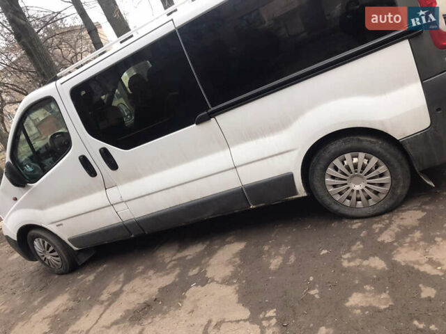 Белый Опель Виваро, объемом двигателя 2 л и пробегом 170 тыс. км за 8500 $, фото 3 на Automoto.ua