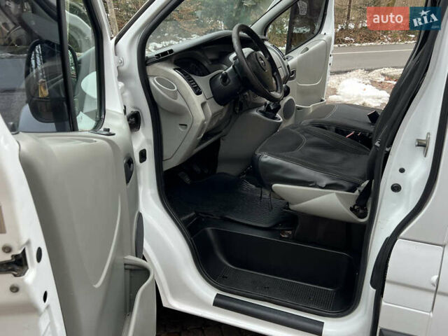 Білий Опель Віваро, об'ємом двигуна 1.9 л та пробігом 370 тис. км за 8350 $, фото 42 на Automoto.ua