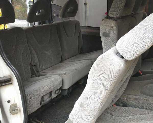 Белый Опель Виваро, объемом двигателя 1.9 л и пробегом 407 тыс. км за 8200 $, фото 9 на Automoto.ua