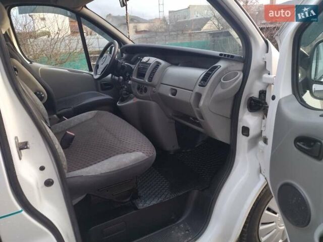 Білий Опель Віваро, об'ємом двигуна 1.87 л та пробігом 307 тис. км за 6590 $, фото 11 на Automoto.ua