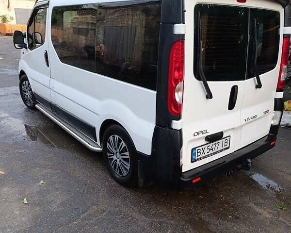 Белый Опель Виваро, объемом двигателя 2 л и пробегом 217 тыс. км за 9200 $, фото 1 на Automoto.ua