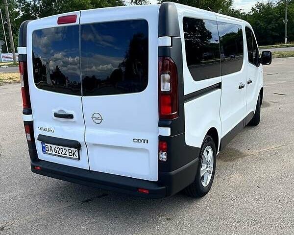Білий Опель Віваро, об'ємом двигуна 1.9 л та пробігом 250 тис. км за 17000 $, фото 8 на Automoto.ua