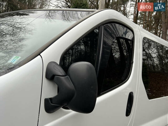 Білий Опель Віваро, об'ємом двигуна 1.9 л та пробігом 370 тис. км за 8350 $, фото 30 на Automoto.ua