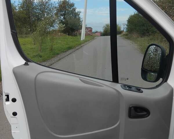 Білий Опель Віваро, об'ємом двигуна 1.87 л та пробігом 400 тис. км за 5800 $, фото 13 на Automoto.ua