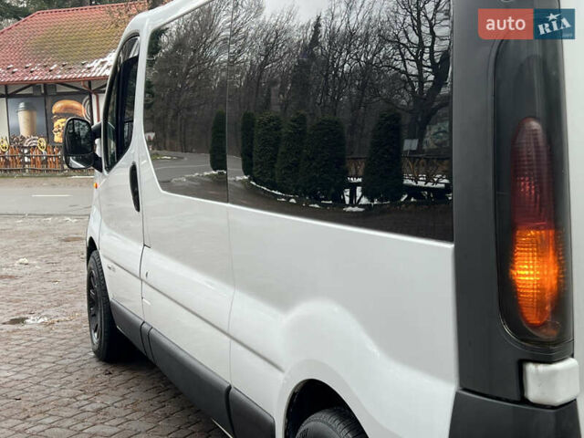 Білий Опель Віваро, об'ємом двигуна 1.9 л та пробігом 370 тис. км за 8350 $, фото 39 на Automoto.ua