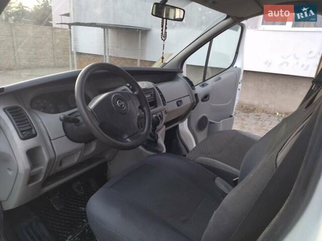 Білий Опель Віваро, об'ємом двигуна 1.87 л та пробігом 307 тис. км за 6590 $, фото 10 на Automoto.ua