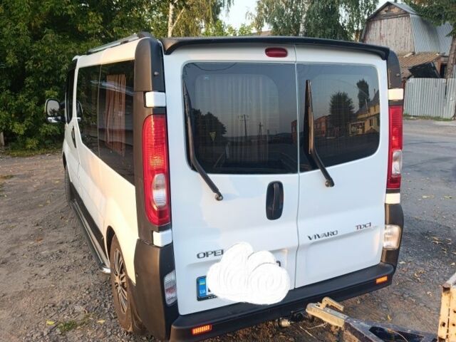 Белый Опель Виваро, объемом двигателя 2 л и пробегом 216 тыс. км за 9200 $, фото 1 на Automoto.ua
