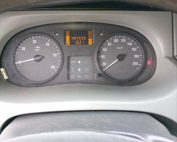 Белый Опель Виваро, объемом двигателя 1.87 л и пробегом 420 тыс. км за 9900 $, фото 2 на Automoto.ua