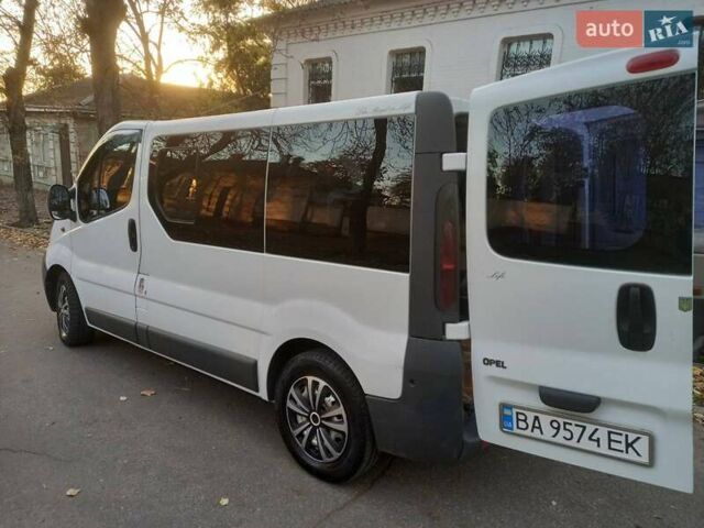 Белый Опель Виваро, объемом двигателя 1.87 л и пробегом 327 тыс. км за 7200 $, фото 10 на Automoto.ua