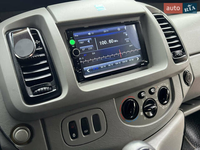 Білий Опель Віваро, об'ємом двигуна 1.9 л та пробігом 370 тис. км за 8350 $, фото 46 на Automoto.ua