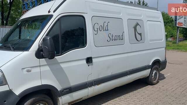 Белый Опель Виваро, объемом двигателя 2.46 л и пробегом 420 тыс. км за 8000 $, фото 2 на Automoto.ua