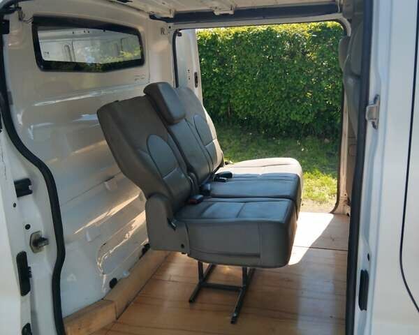 Белый Опель Виваро, объемом двигателя 1.87 л и пробегом 380 тыс. км за 5500 $, фото 5 на Automoto.ua