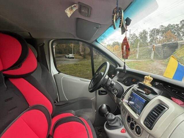 Білий Опель Віваро, об'ємом двигуна 1.9 л та пробігом 235 тис. км за 6600 $, фото 3 на Automoto.ua