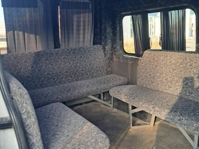 Белый Опель Виваро, объемом двигателя 2 л и пробегом 426 тыс. км за 7600 $, фото 4 на Automoto.ua