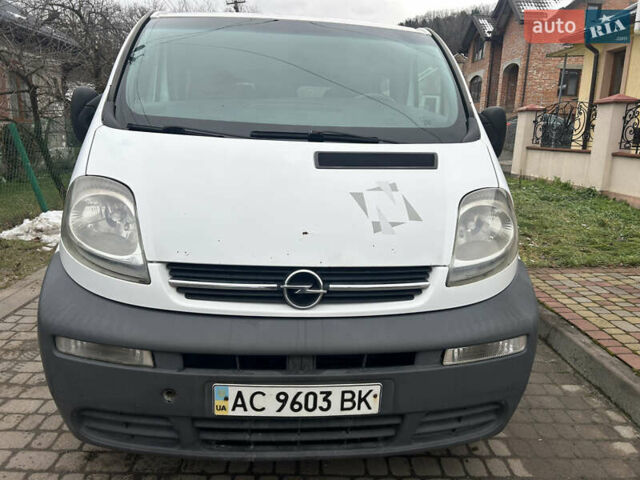 Белый Опель Виваро, объемом двигателя 1.87 л и пробегом 364 тыс. км за 5700 $, фото 1 на Automoto.ua