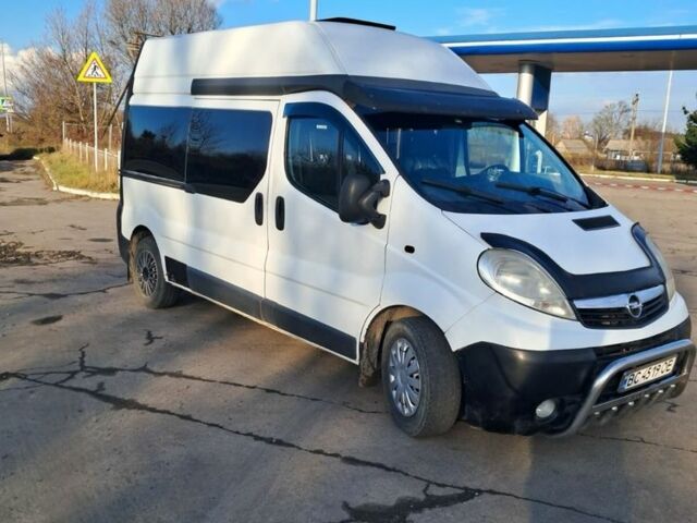 Белый Опель Виваро, объемом двигателя 2 л и пробегом 426 тыс. км за 7600 $, фото 1 на Automoto.ua