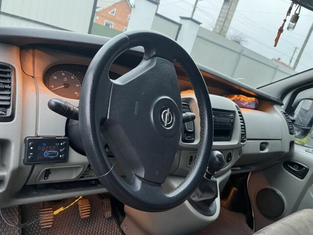 Білий Опель Віваро, об'ємом двигуна 1.9 л та пробігом 327 тис. км за 7500 $, фото 5 на Automoto.ua