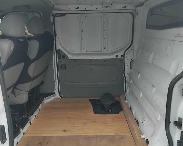 Білий Опель Віваро, об'ємом двигуна 1.87 л та пробігом 400 тис. км за 5800 $, фото 1 на Automoto.ua