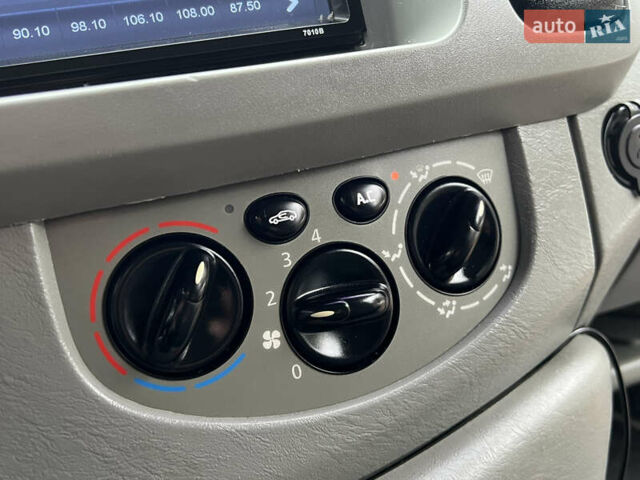 Білий Опель Віваро, об'ємом двигуна 1.9 л та пробігом 370 тис. км за 8350 $, фото 47 на Automoto.ua