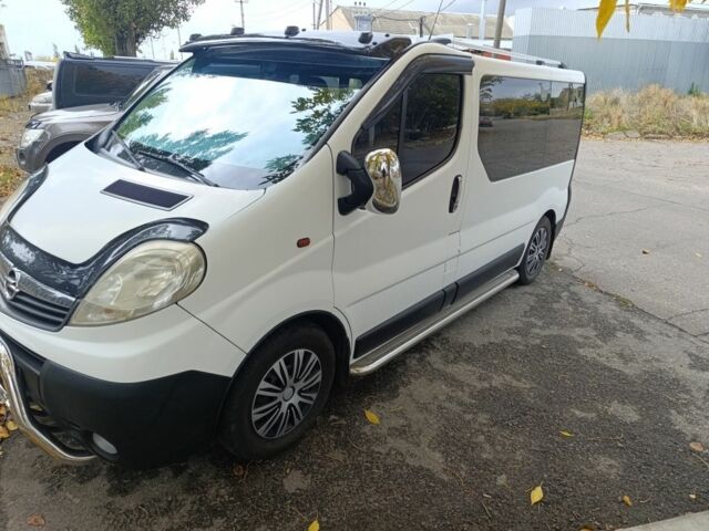 Білий Опель Віваро, об'ємом двигуна 2 л та пробігом 217 тис. км за 9200 $, фото 1 на Automoto.ua