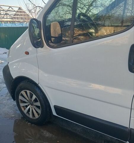 Белый Опель Виваро, объемом двигателя 1.9 л и пробегом 297 тыс. км за 7200 $, фото 3 на Automoto.ua