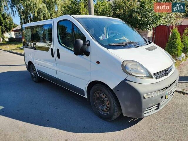 Білий Опель Віваро, об'ємом двигуна 1.87 л та пробігом 242 тис. км за 7200 $, фото 3 на Automoto.ua