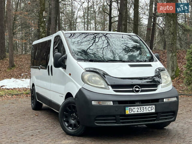 Білий Опель Віваро, об'ємом двигуна 1.9 л та пробігом 370 тис. км за 8350 $, фото 1 на Automoto.ua
