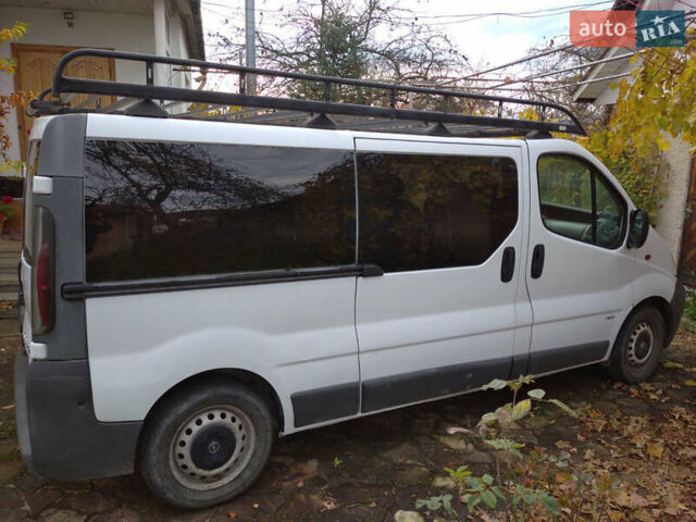 Белый Опель Виваро, объемом двигателя 1.9 л и пробегом 407 тыс. км за 8200 $, фото 1 на Automoto.ua