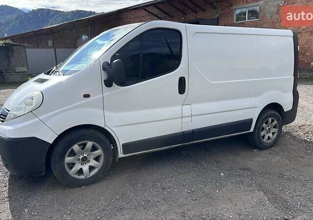 Белый Опель Виваро, объемом двигателя 1.9 л и пробегом 235 тыс. км за 6500 $, фото 1 на Automoto.ua