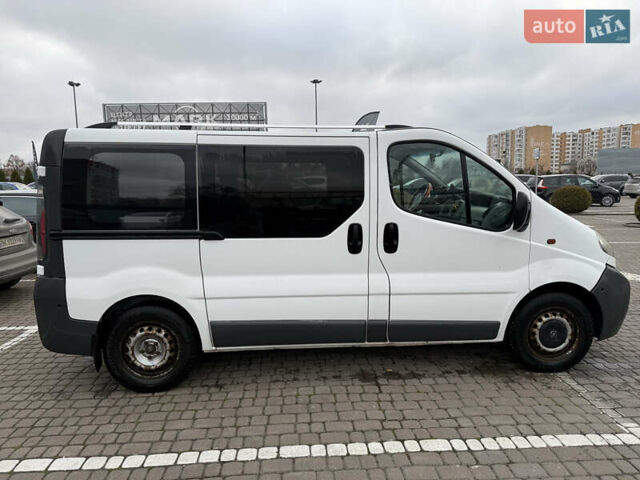 Белый Опель Виваро, объемом двигателя 1.9 л и пробегом 273 тыс. км за 8500 $, фото 8 на Automoto.ua